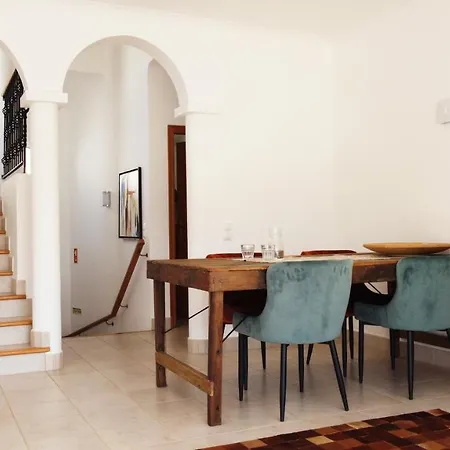 Komfortables Town House In Traumhafter Lage 아파트 *