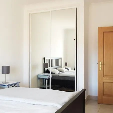 Komfortables Town House In Traumhafter Lage * ブデンス