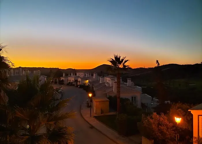 Komfortables Town House In Traumhafter Lage Apartment *